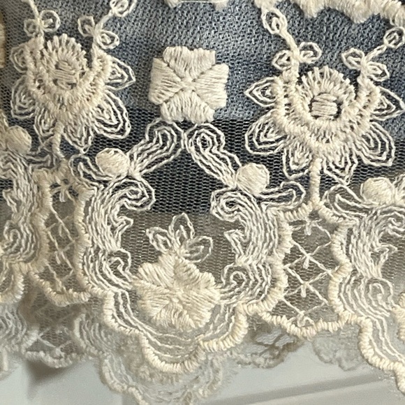 Indigo Rein Light Blue Denim Skirt with Lace Hem & Lace Covered Buttons Size 20 - Picture 4 of 13